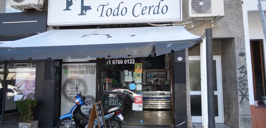 EXCELENTE LOCAL EN LA MEJOR CUADRA