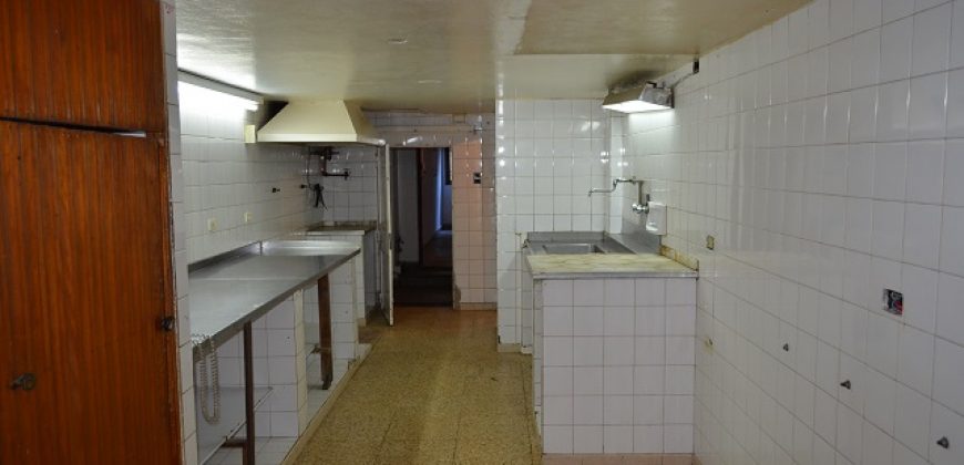 EXCELENTE LOCAL EN LA MEJOR CUADRA