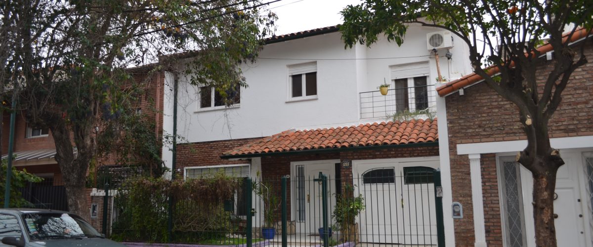 BUEN CHALET E/VIAS Y LIBERTADOR