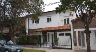 BUEN CHALET E/VIAS Y LIBERTADOR