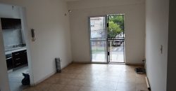 AMPLIO 2 AMB AL FRENTE CON COCHERA CUBIERTA