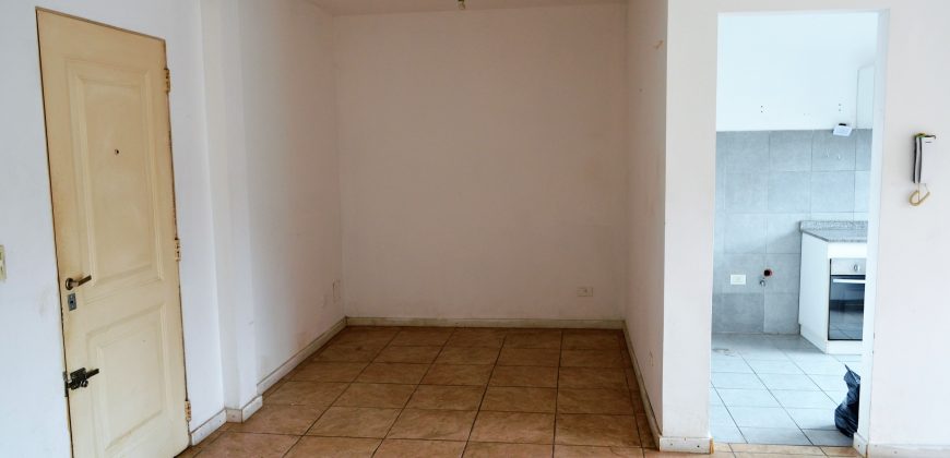 AMPLIO 2 AMB AL FRENTE CON COCHERA CUBIERTA