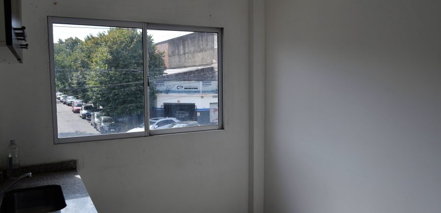 AMPLIO 2 AMB AL FRENTE CON COCHERA CUBIERTA
