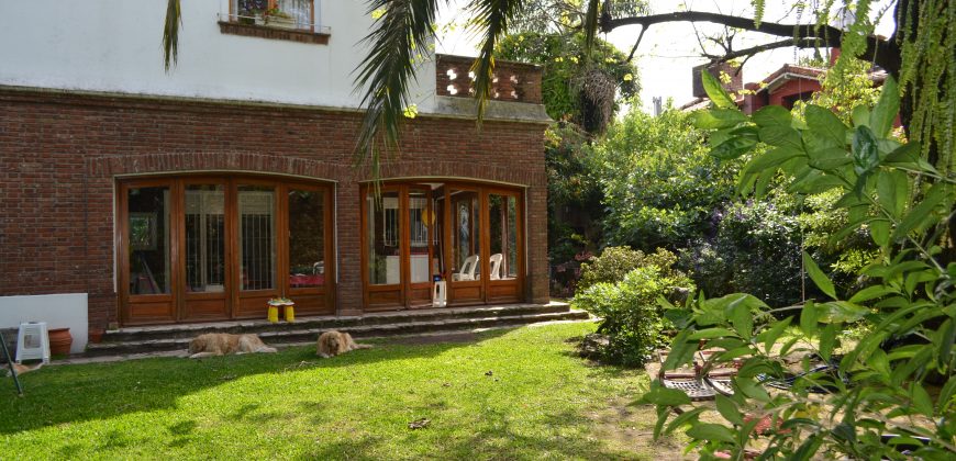 GRAN CHALET CLÁSICO EN MARTÍNEZ