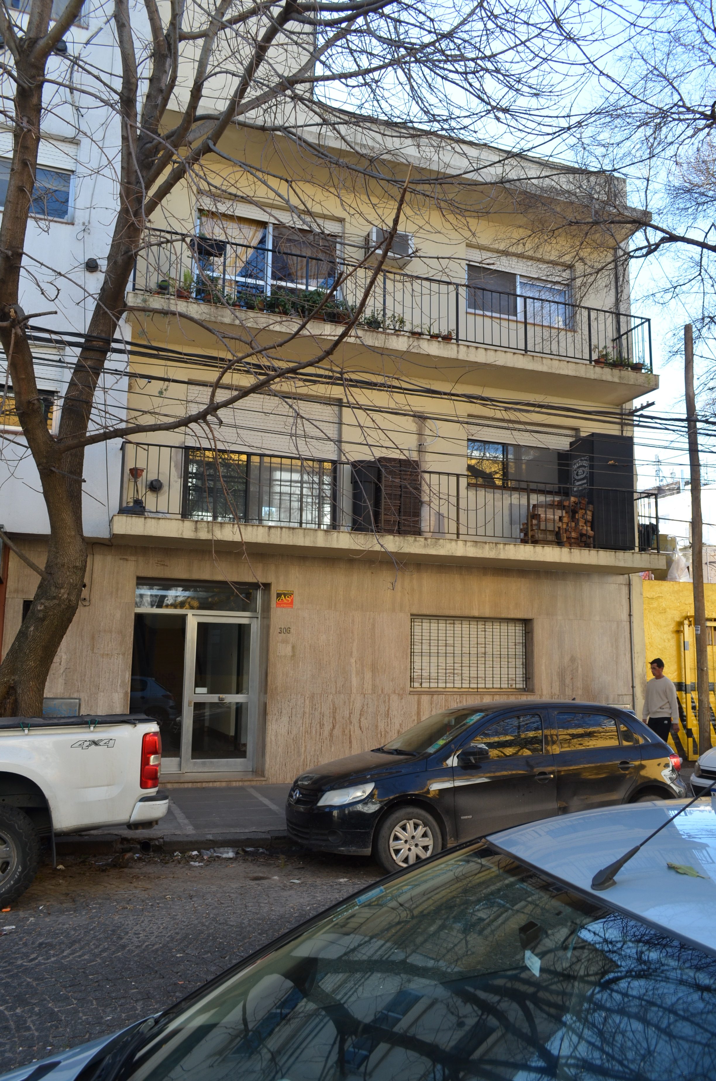 BUEN 3 AMB C/BCON A LA CALLE PROX ESTACION