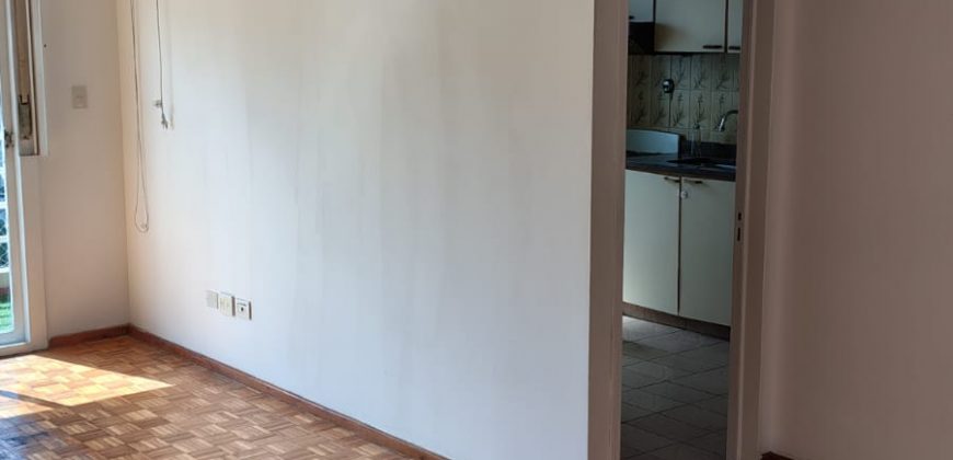 Amplio 3 Amb con Cochera Cubierta