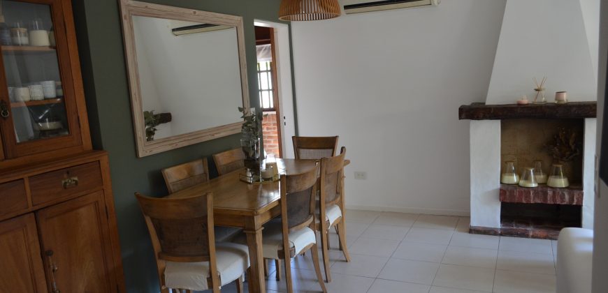 MUY BUEN DUPLEX DE 3 DORM A UNA CUADRA DE AV. CENTENARIO