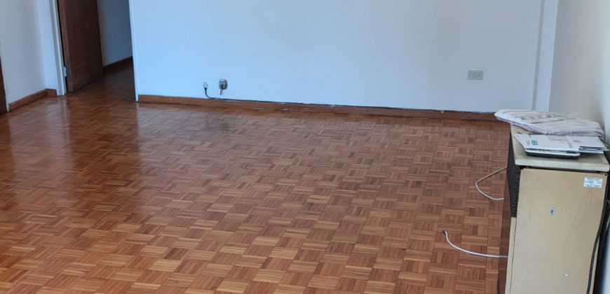 Amplio 3 Amb con Cochera Cubierta