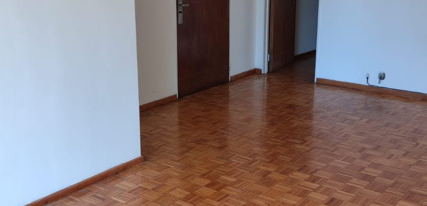 Amplio 3 Amb con Cochera Cubierta