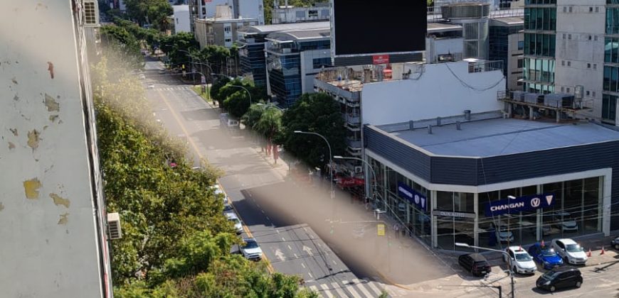 Amplio 3 Amb con Cochera Cubierta