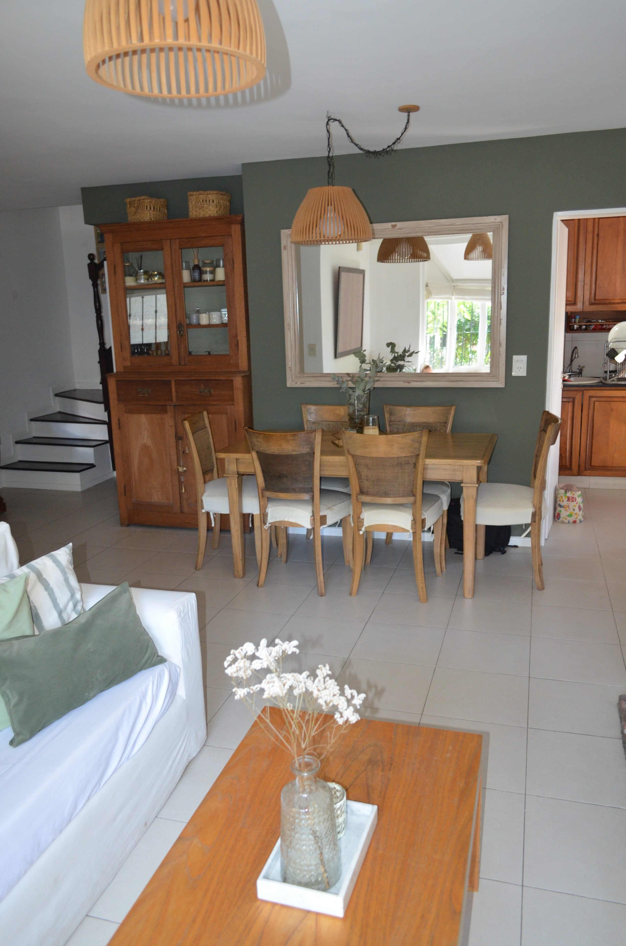 MUY BUEN DUPLEX DE 3 DORM A UNA CUADRA DE AV. CENTENARIO