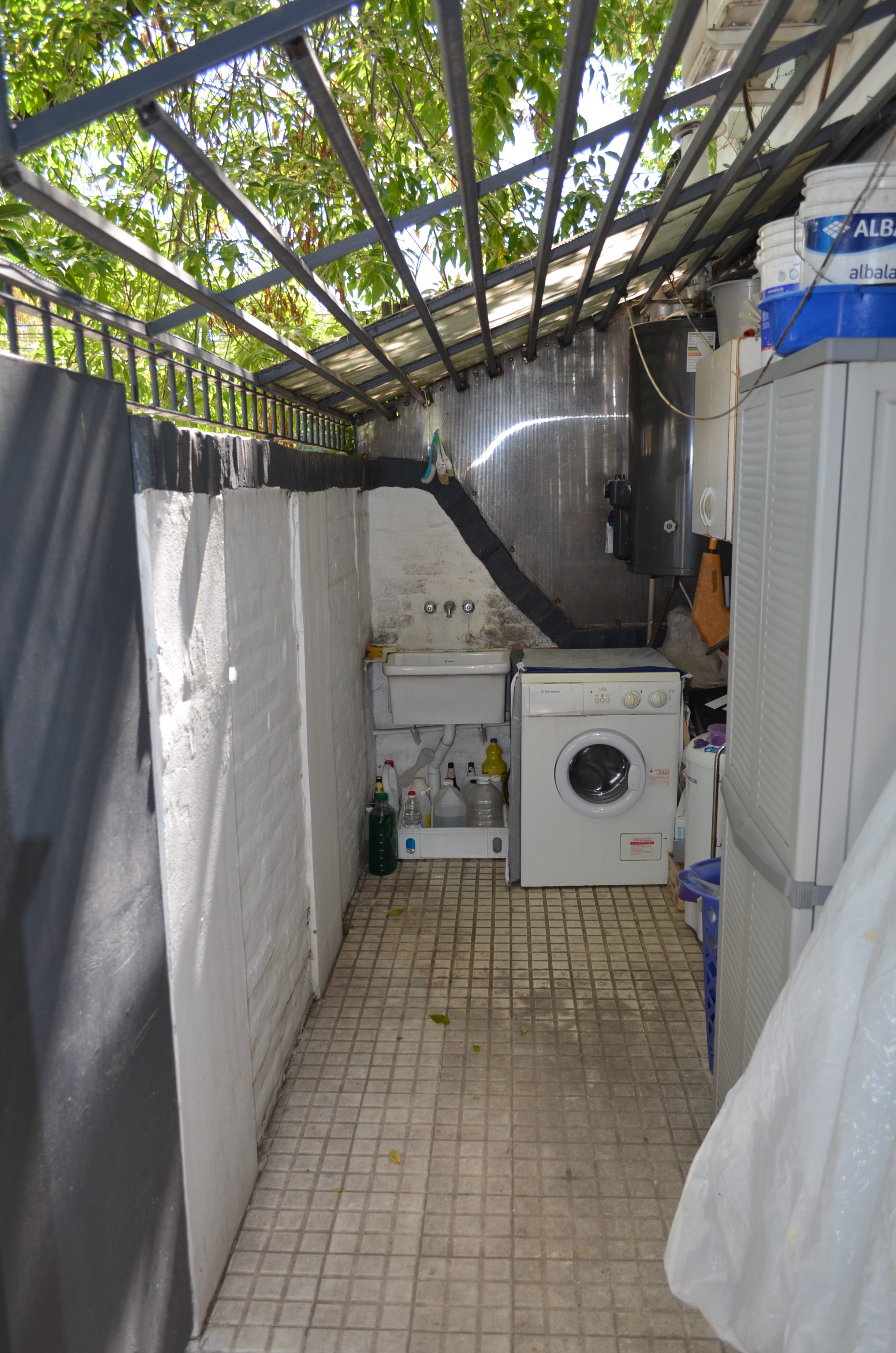 MUY BUEN DUPLEX DE 3 DORM A UNA CUADRA DE AV. CENTENARIO