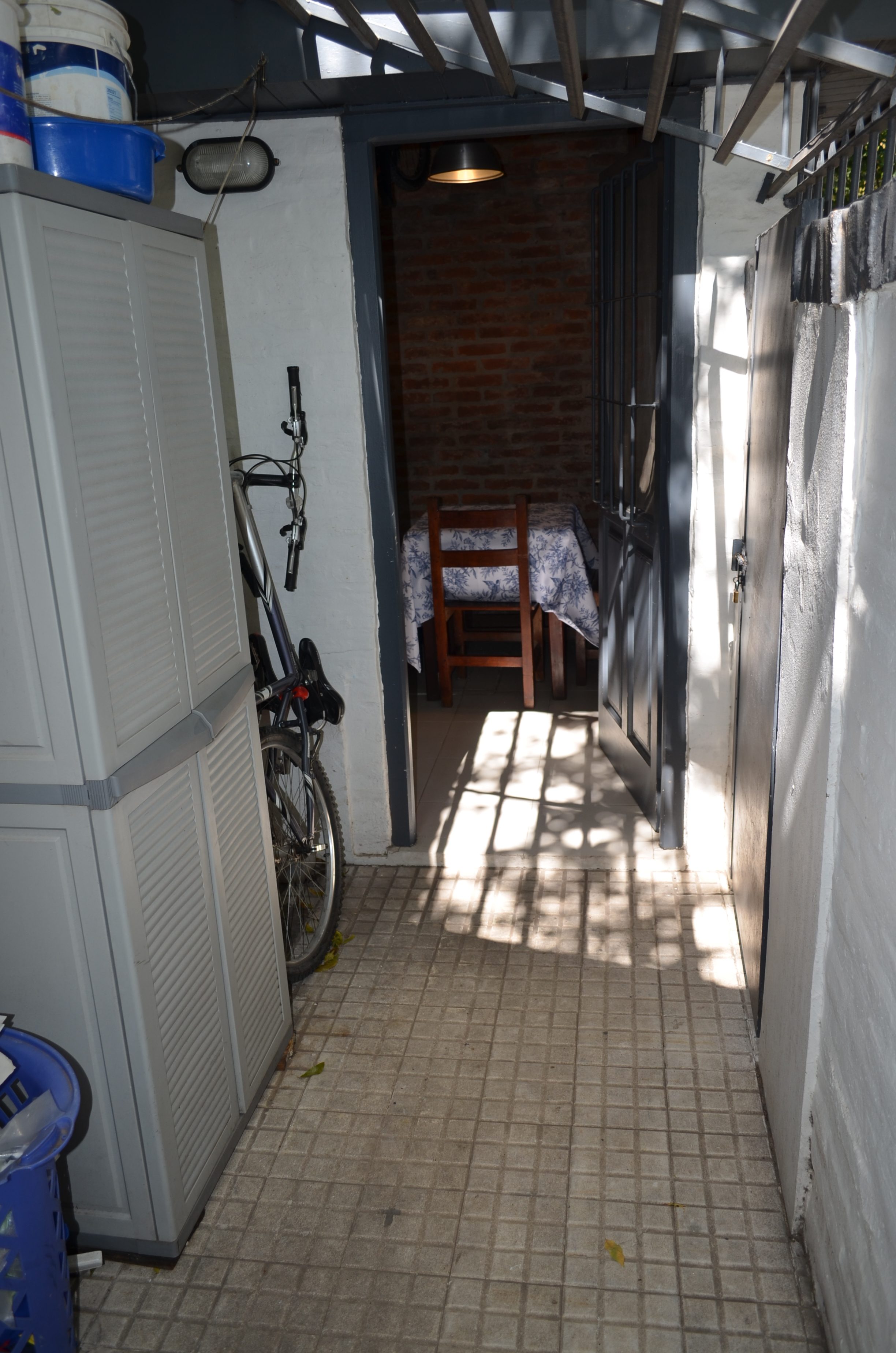 MUY BUEN DUPLEX DE 3 DORM A UNA CUADRA DE AV. CENTENARIO