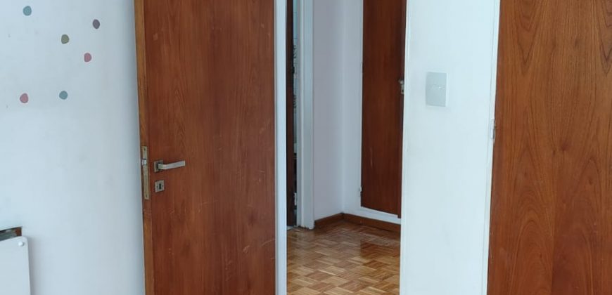 Amplio 3 Amb con Cochera Cubierta