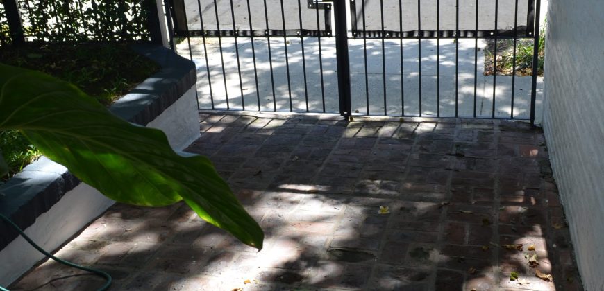 MUY BUEN DUPLEX DE 3 DORM A UNA CUADRA DE AV. CENTENARIO