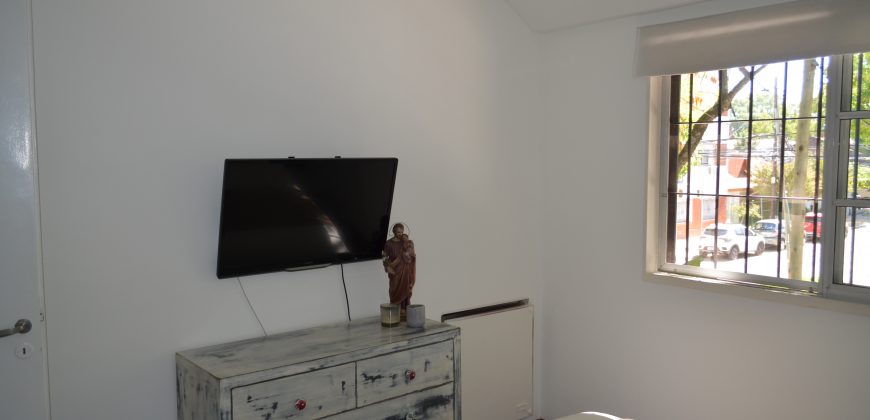 MUY BUEN DUPLEX DE 3 DORM A UNA CUADRA DE AV. CENTENARIO