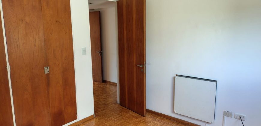 Amplio 3 Amb con Cochera Cubierta