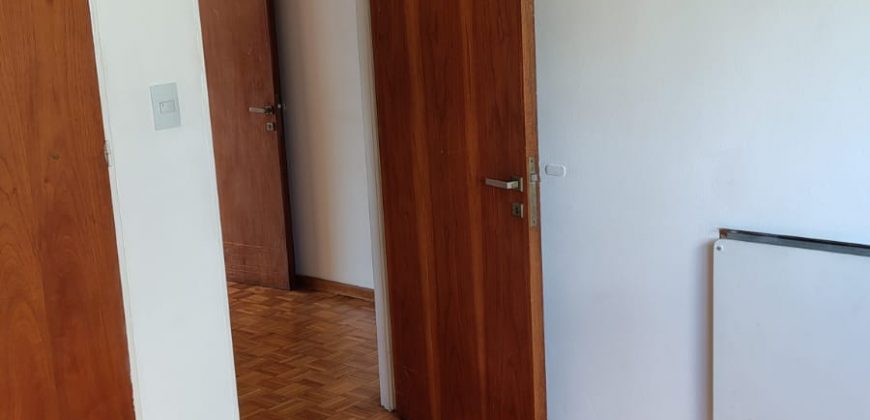 Amplio 3 Amb con Cochera Cubierta