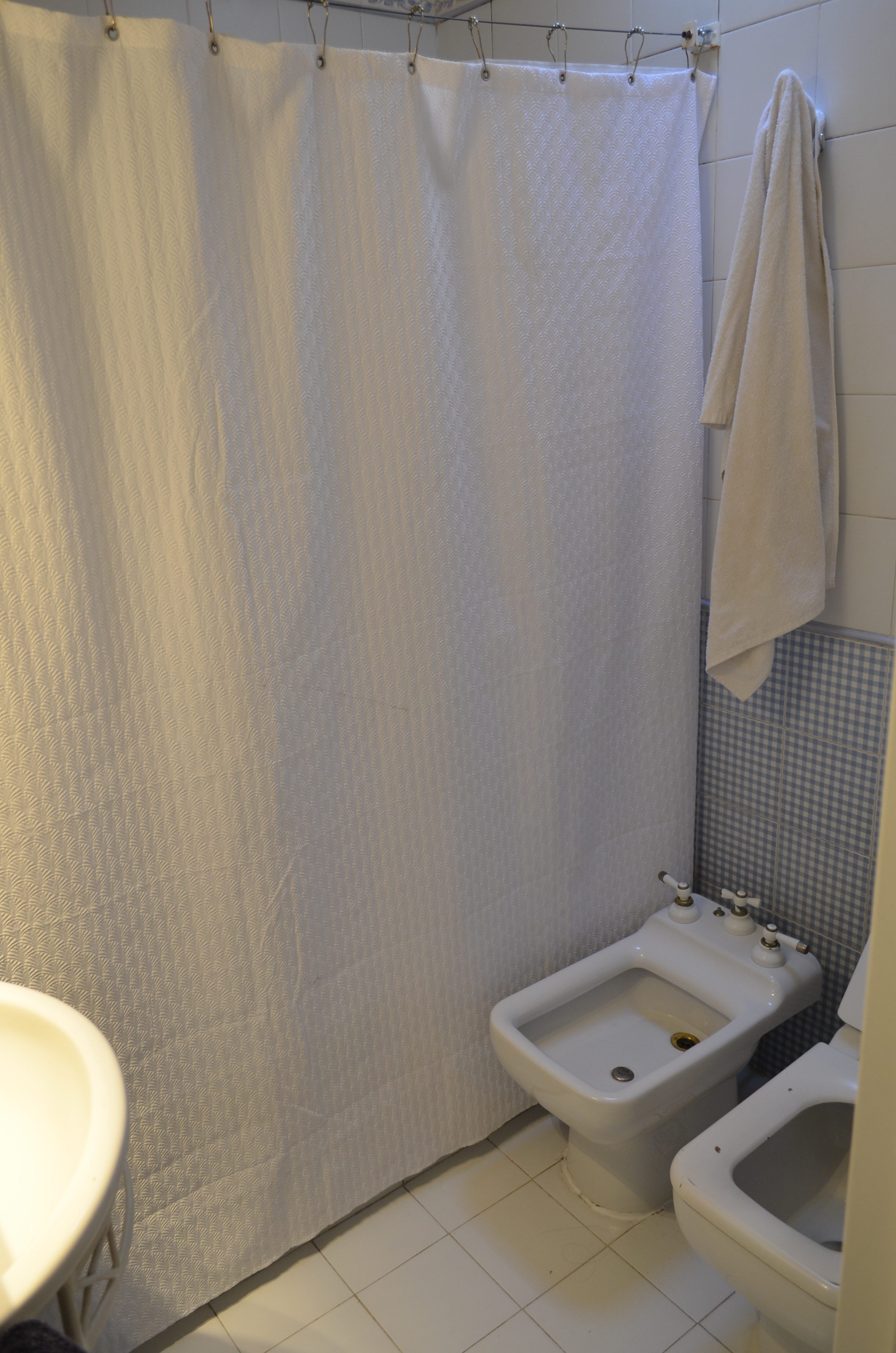 MUY BUEN DUPLEX DE 3 DORM A UNA CUADRA DE AV. CENTENARIO