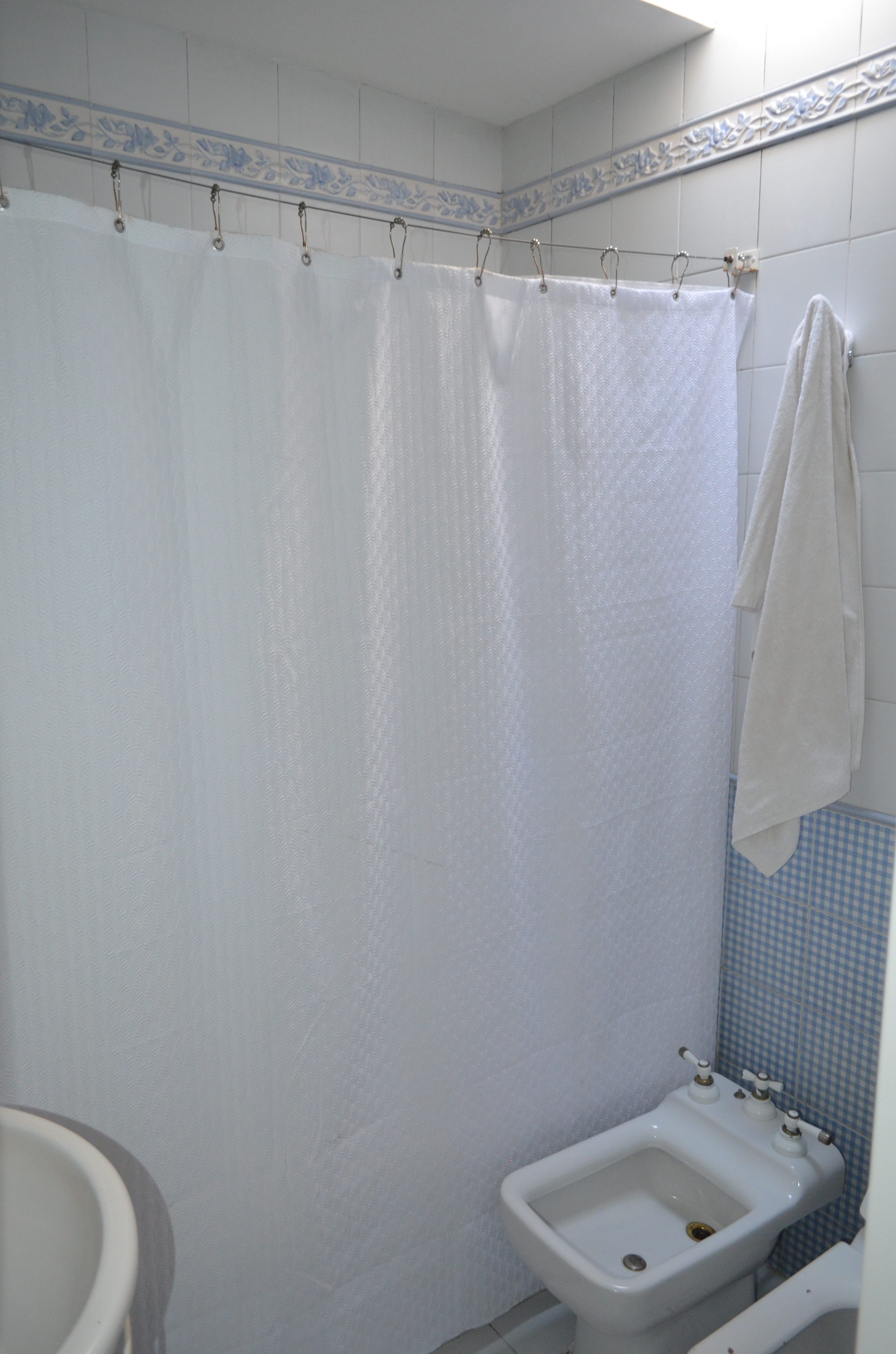 MUY BUEN DUPLEX DE 3 DORM A UNA CUADRA DE AV. CENTENARIO