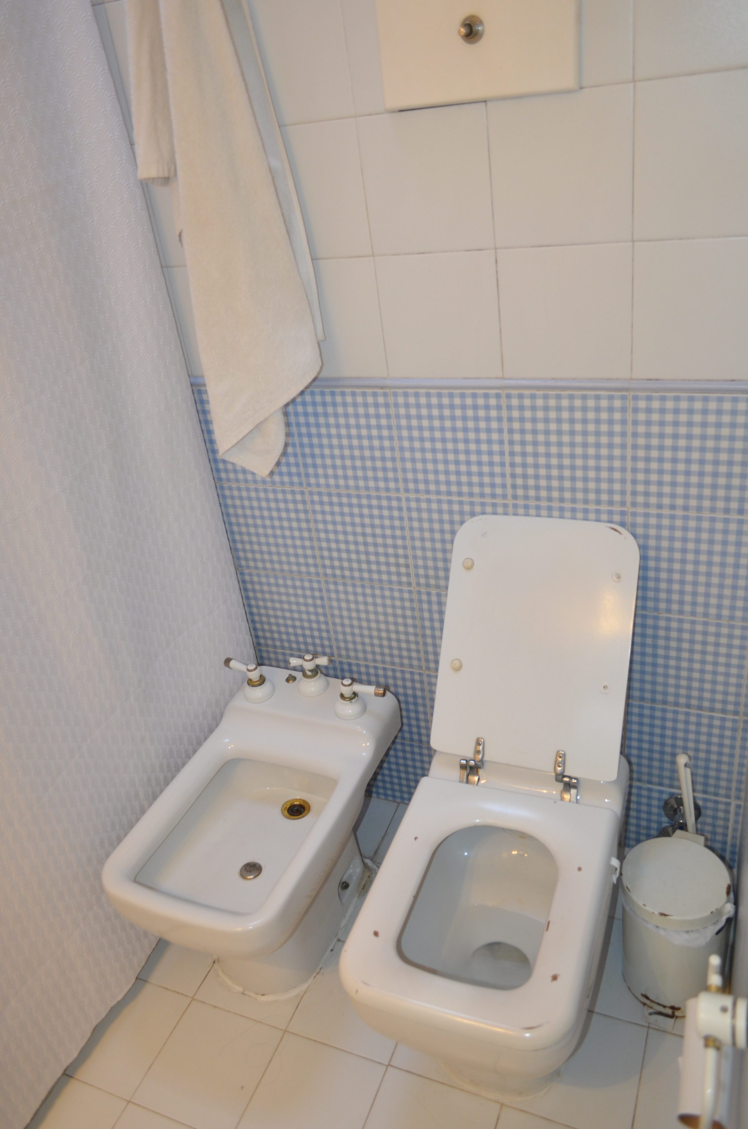 MUY BUEN DUPLEX DE 3 DORM A UNA CUADRA DE AV. CENTENARIO