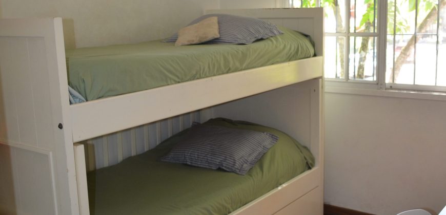 MUY BUEN DUPLEX DE 3 DORM A UNA CUADRA DE AV. CENTENARIO