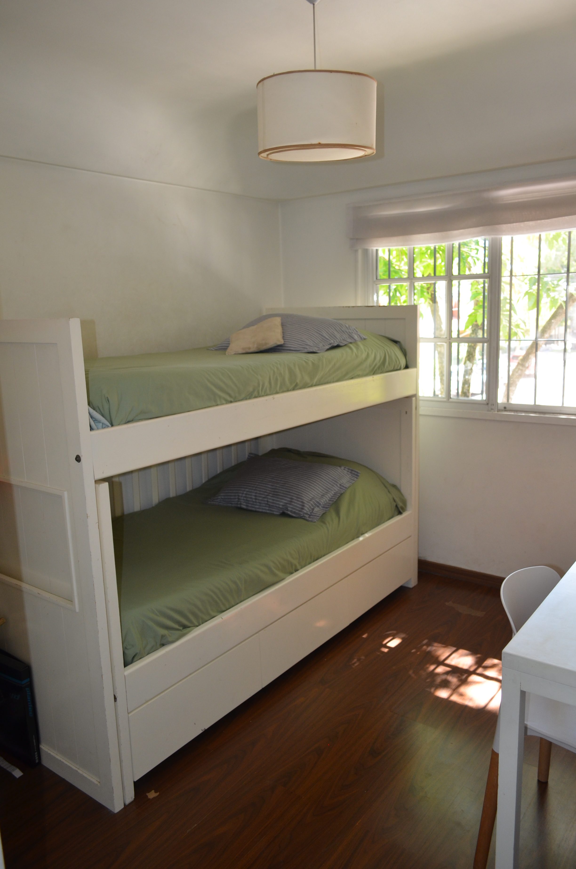 MUY BUEN DUPLEX DE 3 DORM A UNA CUADRA DE AV. CENTENARIO