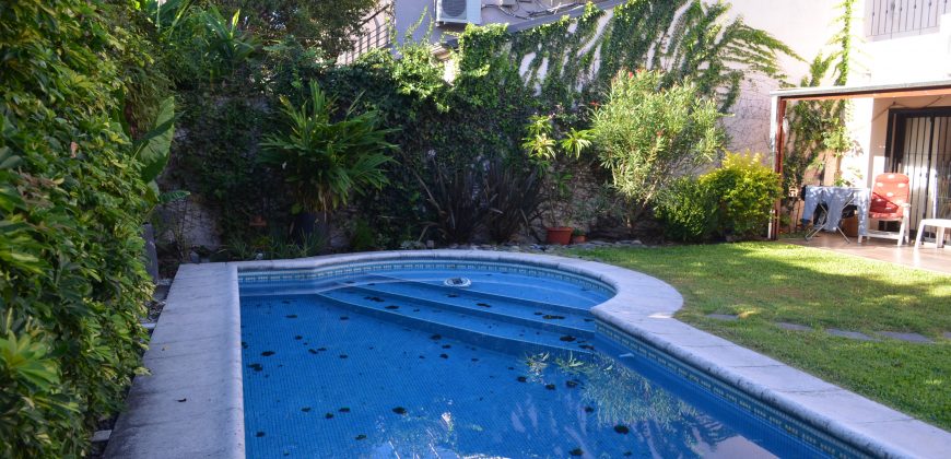 MUY BUENA CASA EN EXCELENTE UBICACIÓN