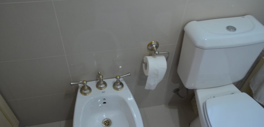 MUY BUENA CASA EN EXCELENTE UBICACIÓN