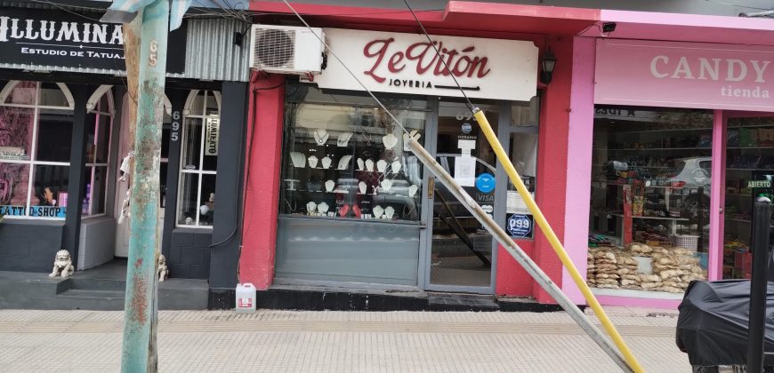 BUEN LOCAL COMERCIAL EN LA LUCILA
