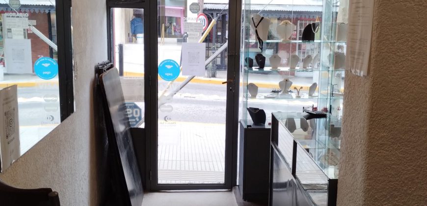 BUEN LOCAL COMERCIAL EN LA LUCILA