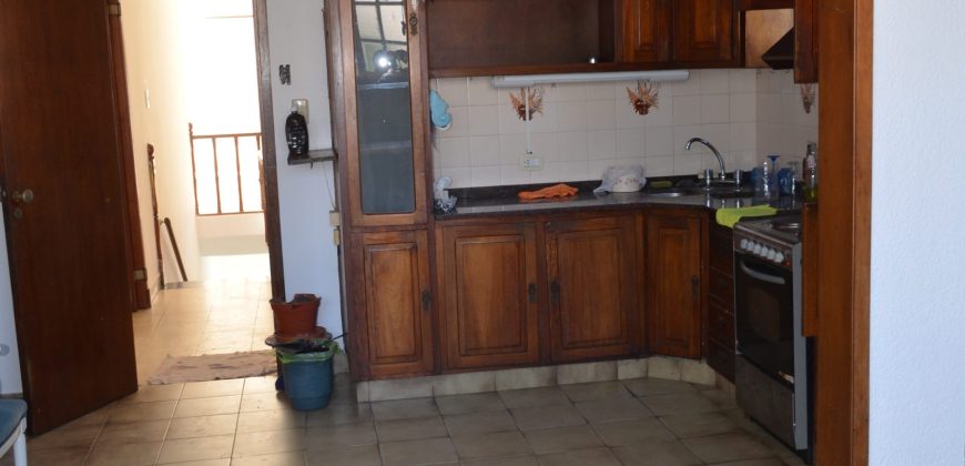 AMPLIO PH DE 5 AMB EN PLANTA ALTA – 3 NIVELES
