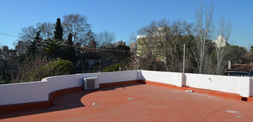 AMPLIO PH DE 5 AMB EN PLANTA ALTA – 3 NIVELES