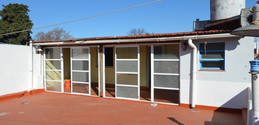 AMPLIO PH DE 5 AMB EN PLANTA ALTA – 3 NIVELES