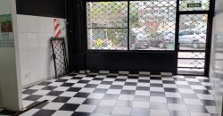 BUEN LOCAL COMERCIAL A METROS DE ESTACIÓN