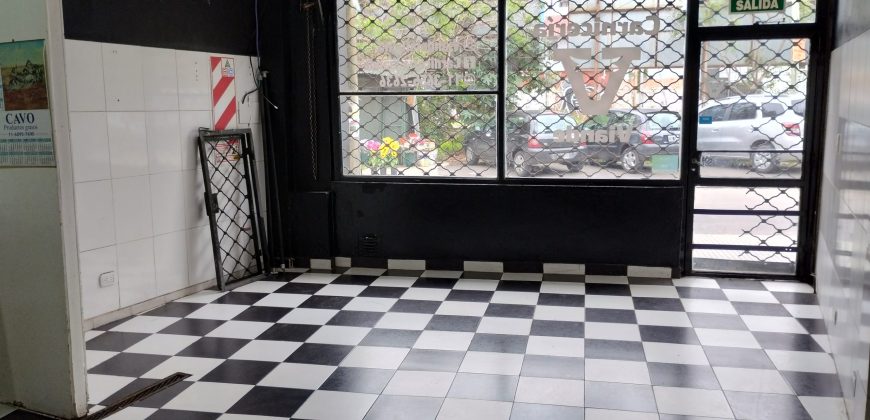 BUEN LOCAL COMERCIAL A METROS DE ESTACIÓN