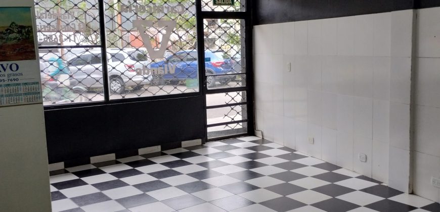 BUEN LOCAL COMERCIAL A METROS DE ESTACIÓN