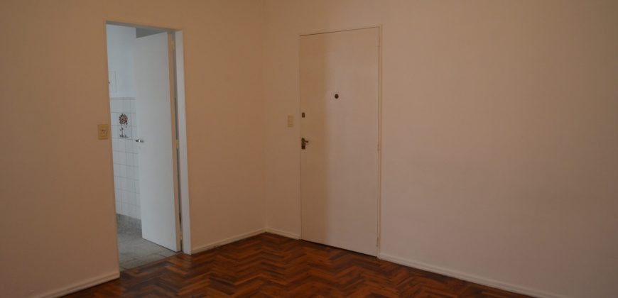 LA LUCILA – 2 AMBIENTES A METROS DE ESTACIÓN Y CENTRO COMERCIAL – BAJAS EXPENSAS