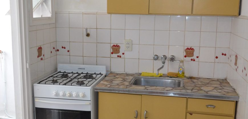 LA LUCILA – 2 AMBIENTES A METROS DE ESTACIÓN Y CENTRO COMERCIAL – BAJAS EXPENSAS