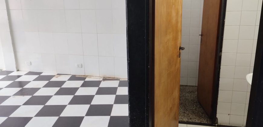 BUEN LOCAL COMERCIAL A METROS DE ESTACIÓN