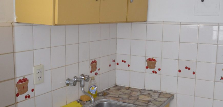 LA LUCILA – 2 AMBIENTES A METROS DE ESTACIÓN Y CENTRO COMERCIAL – BAJAS EXPENSAS