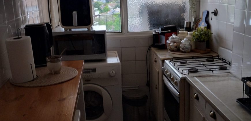 2 AMBIENTES EN PISO ALTO CON BALCÓN ATERRAZADO BAULERA Y EXCELENTES VISTAS